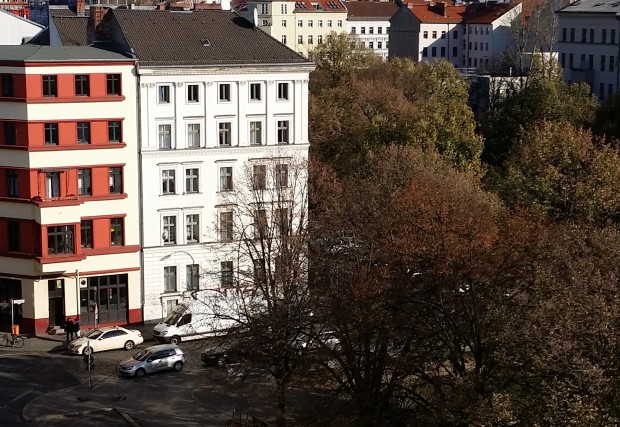 Das Galaxy Note 3 hat eine stärkere Schärfe. Diese schluckt zwar auch einige Details, der Aquarelleffekt des Xperia Z1 bleibt hier aber aus. (Bild: Tobias Költzsch/Golem.de)